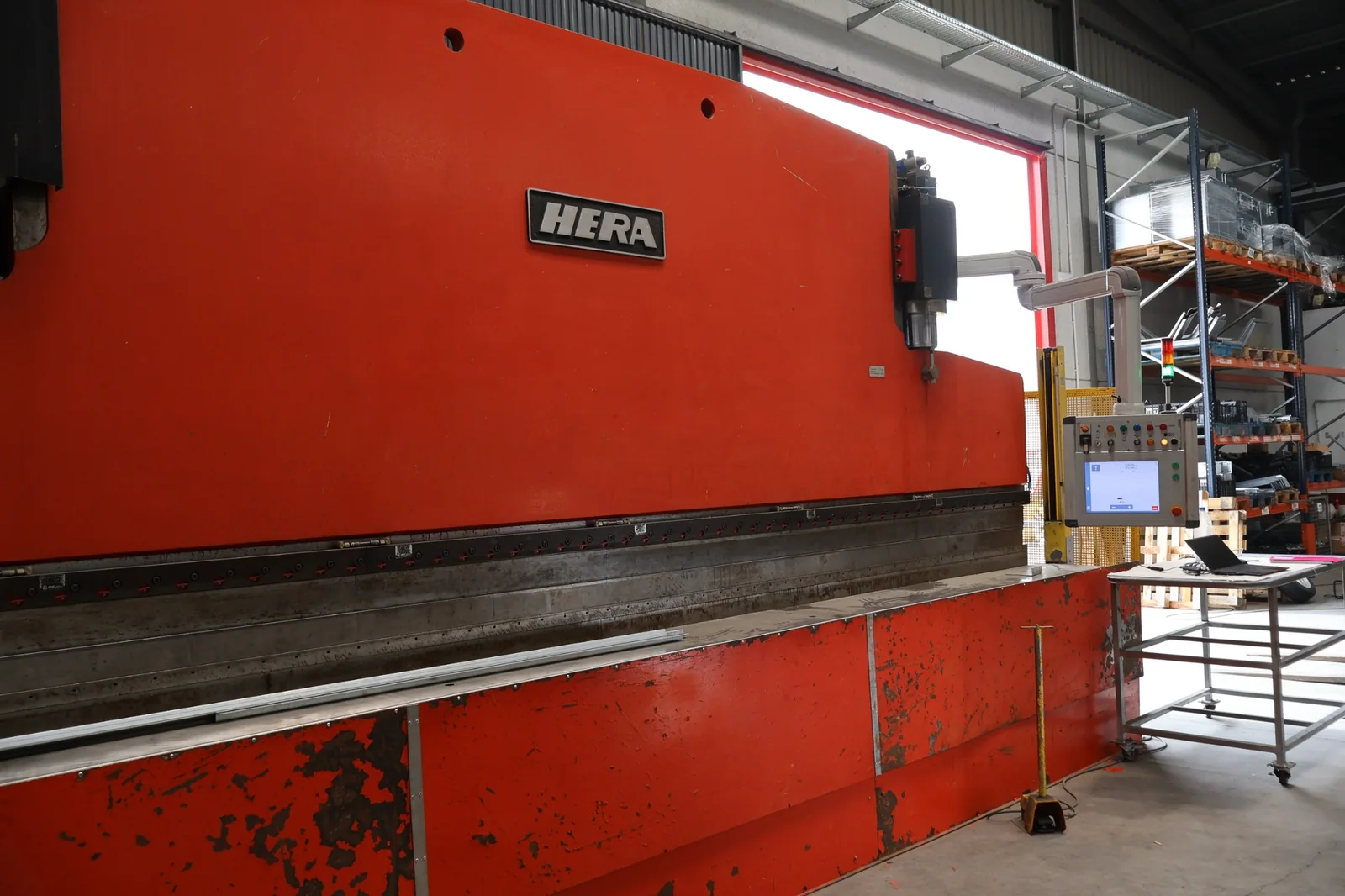 HERA COP 160 t / 6 m Gesenkbiegepresse mit moderner CybTouch-Steuerung nach dem Retrofit