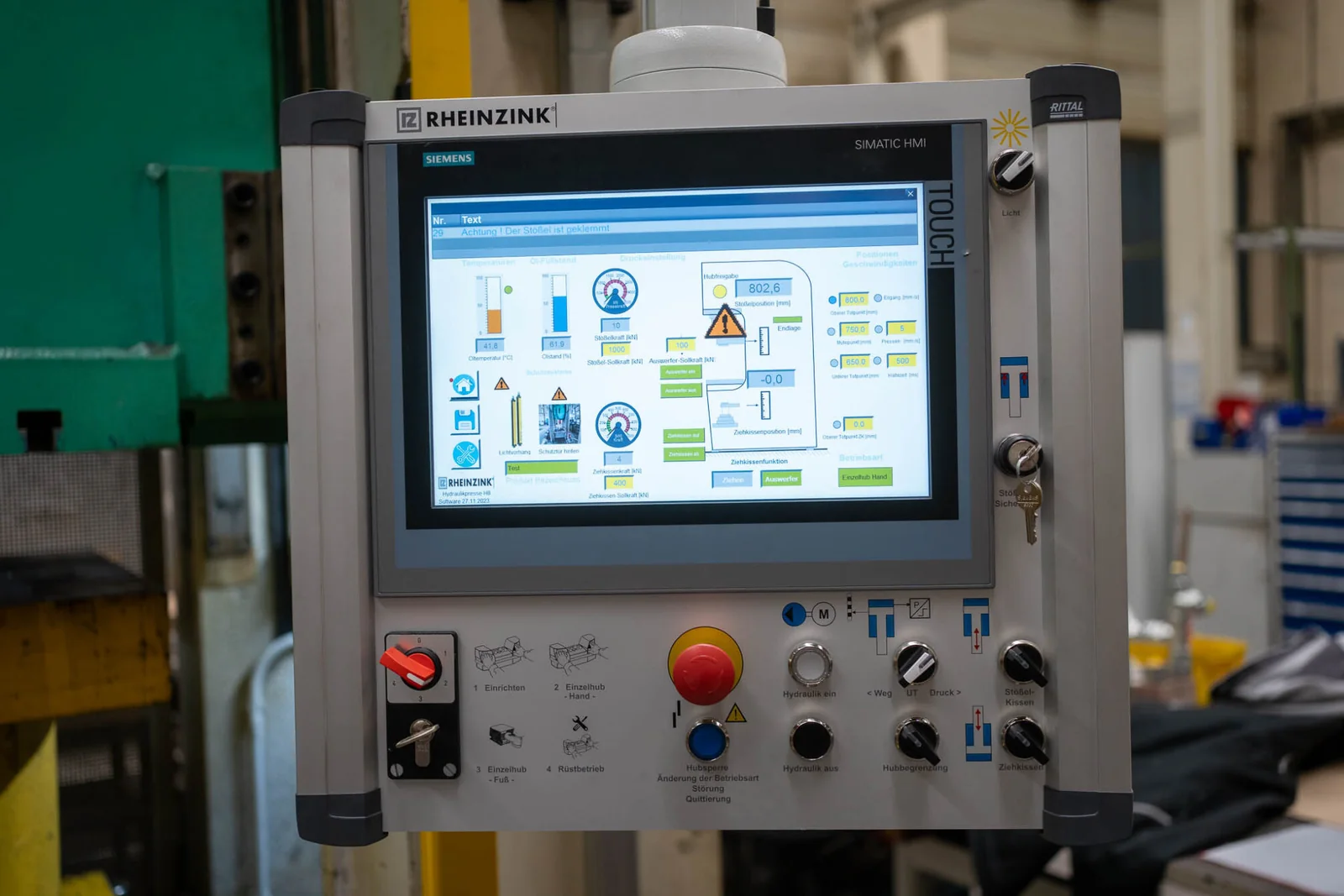 Neue Bedienerschnittstelle der Müller Weingarten Presse mit SIMATIC HMI